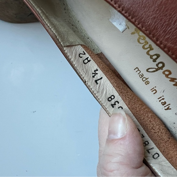 Salvatore Ferragamo Brown Leather Vara Pumps with Gold Accent - Picture 6 of 7